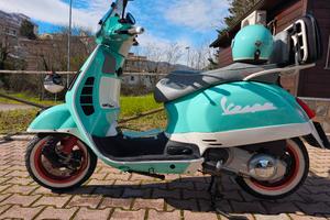 VESPA 300 GTS PARI AL NUOVO