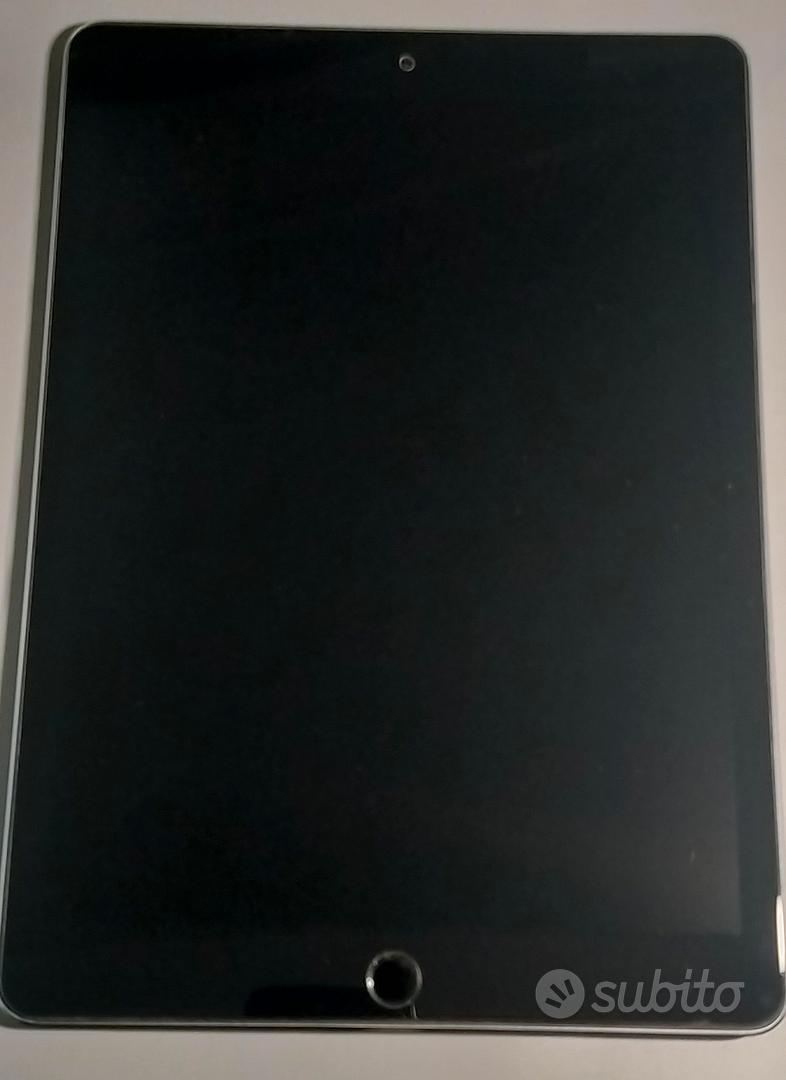 iPad Pro 9.7 (32GB Wi-Fi  + cellulare) e accessori