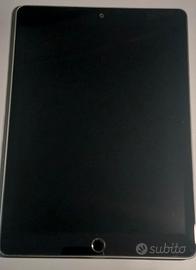 iPad Pro 9.7 (32GB Wi-Fi  + cellulare) e accessori