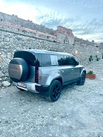 Land rover defender 110 3.0 d 250 cv