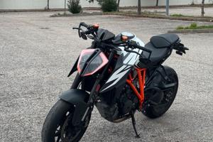 KTM superduke 1290r