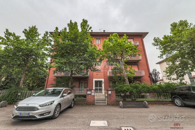 TRILOCALE CON BALCONE - ADIACENTE VIALE DANTE