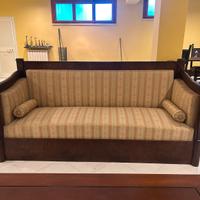 Divano antico in legno massello