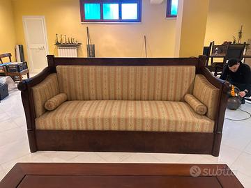 Divano antico in legno massello