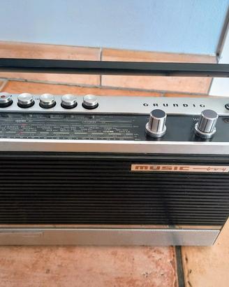 radio Grundig Music Boy 400 anni 70  vintage 