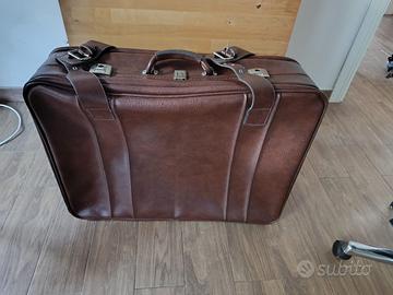 Valigia in finta pelle vintage