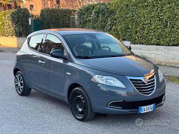Lancia Ypsilon 1.2 69 CV 5 porte S&S Platinum
