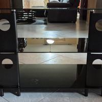 Tavolino per arredamento e appoggio TV.