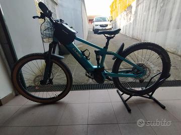E-bike Cube stereo