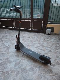Monopattino elettrico Segway Ninebot E2 Plus