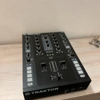 Native Instrument Traktor Z2