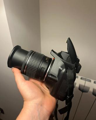 Nikon D3500 + obiettivo 18-55