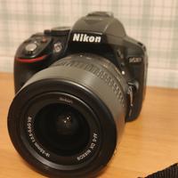 Nikon D5300 che monta Nikkor 18-55