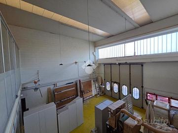 CAPANNONE A ALBANO SANT'ALESSANDRO