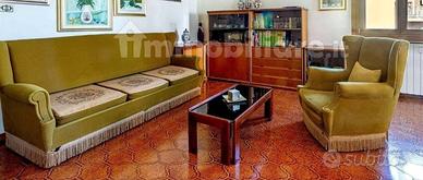 Divano letto e poltrona