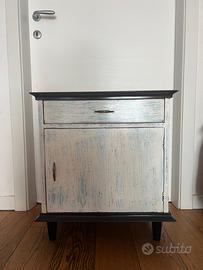 Comodino Decapato Shabby Chic con Cassetto e Vano