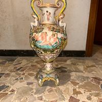 Vaso antico di porcellana