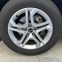 Pneumatici Pirelli Scorpion montati su cerchi Audi