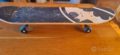 Batman skateboard by MV Sports