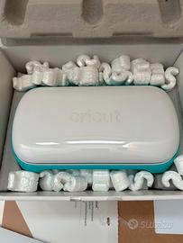 macchina da taglio elettronica compatta