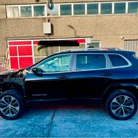 Jeep cherokee overland sinistrata incidentat