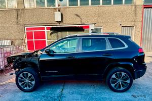 Jeep cherokee overland sinistrata incidentat