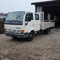 Nissan cabstar 6 posti 3.0 diesel 