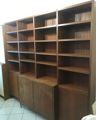 Vetrina- libreria stile nordico