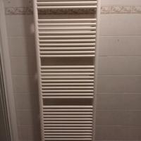 Radiatore Termoarredo Scaldasalviette.