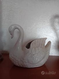 Soprammobile cigno in ceramica bianca 
