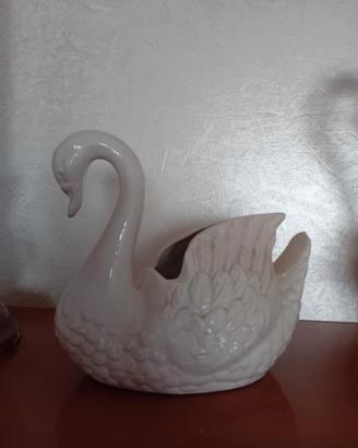 Soprammobile cigno in ceramica bianca 