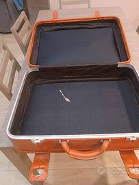 valigia anni 80. nuova mai usata