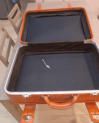 valigia anni 80. nuova mai usata