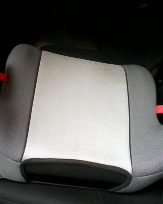 Seggiolino rialzo per auto