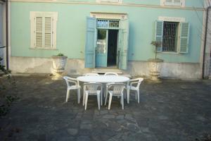 Appartamento con Spazio Esterno e Posto Auto