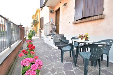 PORZIONE DI BIFAMILIARE A NOCETO