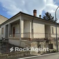 CASA SINGOLA CON GIARDINO