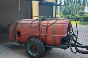 Atomizzatore trainato con attacco a trattore