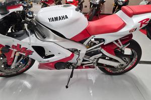 Yamaha r1 1998