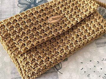 Borsa pochette con tracolla uncinetto fatta a mano