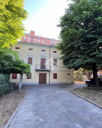 BIFAMILIARE A REGGIO NELL'EMILIA
