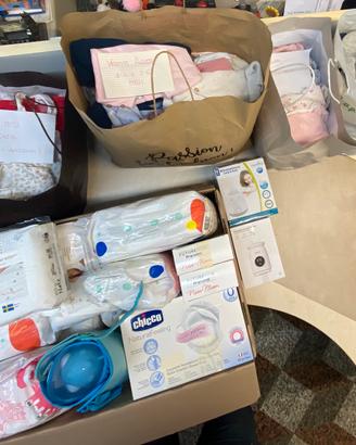 Vestiti bimba 0/6 mesi, pannolini e varie