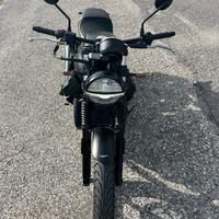 Moto Guzzi V7 Stone
