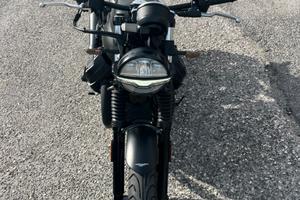 Moto Guzzi V7 Stone