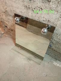 specchio da bagno con faretti 
