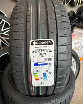 255 35 19 Gomme Estive Continental Nuove 255 35R19