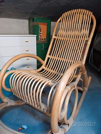 sedia a dondolo in vimini