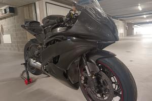 Yamaha R6 pronto pista