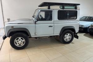 Land Rover Defender 90 2.4 TD4 Station Wagon SE
