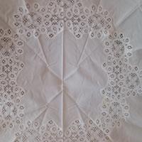 Tovaglia in cotone e pizzo 